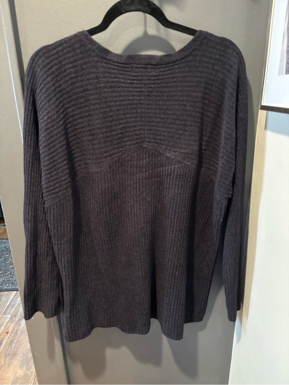 Barefoot dreams sweater - Picture 2 of 2
